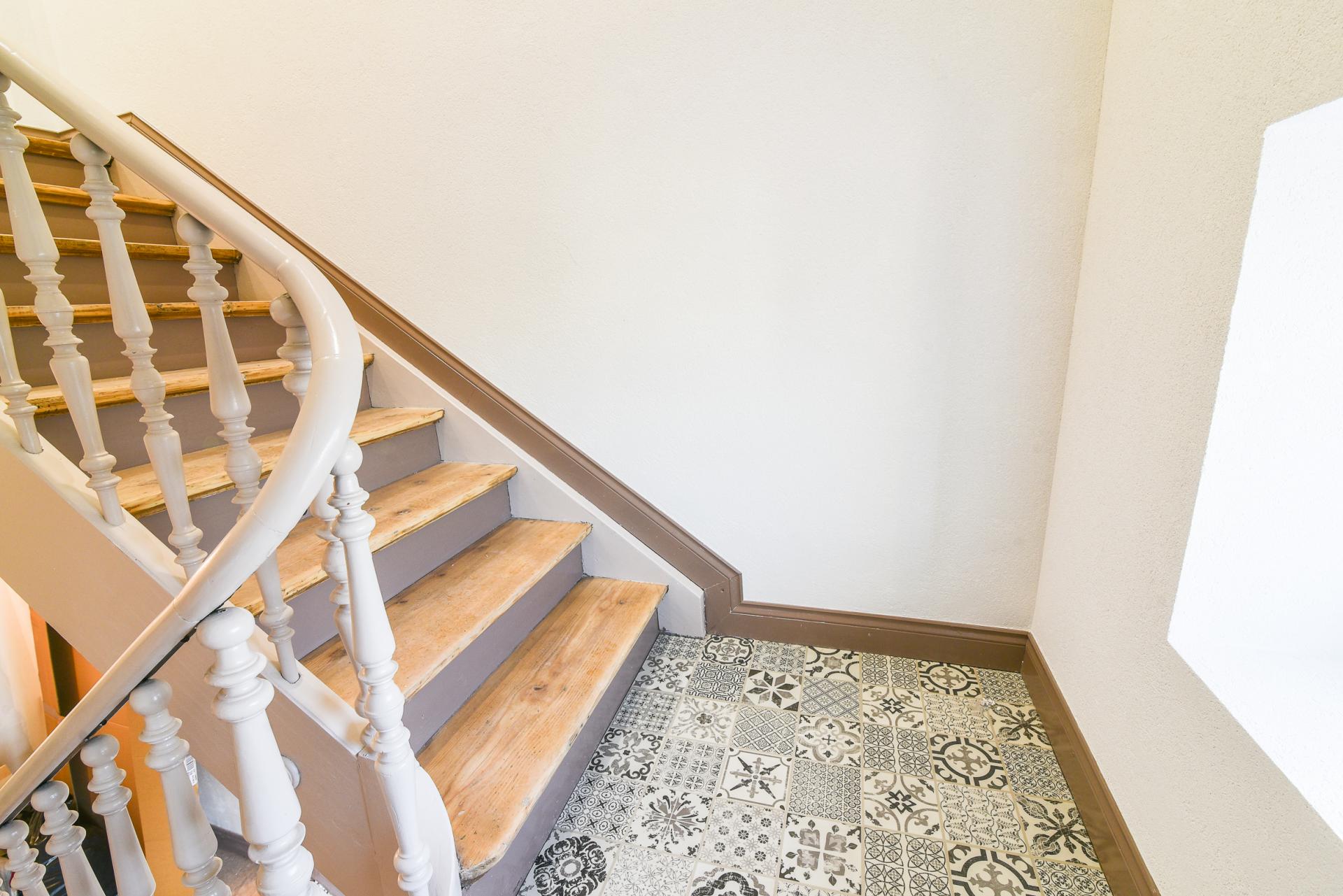 CAGE D'ESCALIER